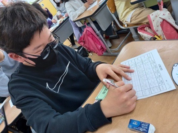 [고아초]찾아가는 경제교실 운영 보도자료 사진_3.jpg