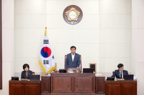 구미시의회 안주찬 의장2.jpg