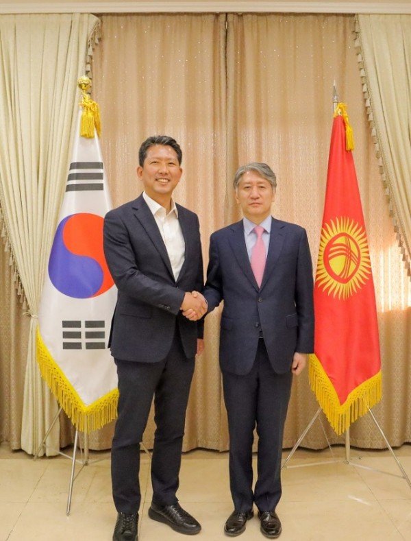 [기업투자과] 이원재 주키르기즈공화국 대한민국 대사면담 1 (1).JPG