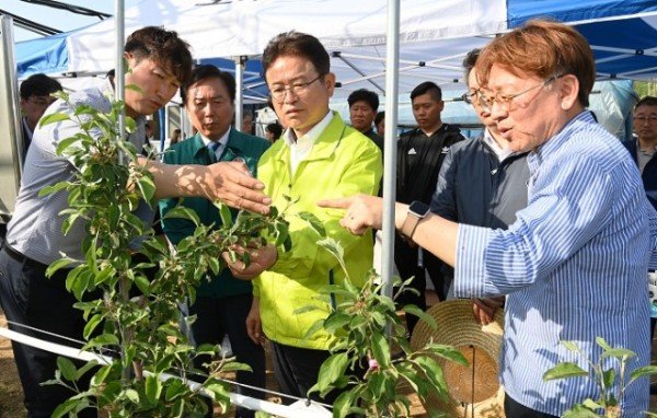 1.사과스마트팜_공개행사4.jpg