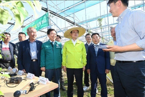 1.사과스마트팜_공개행사3.jpg