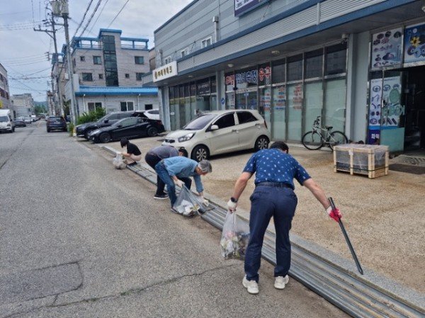 [행사사진] 줍깅 행사사진_2.jpg