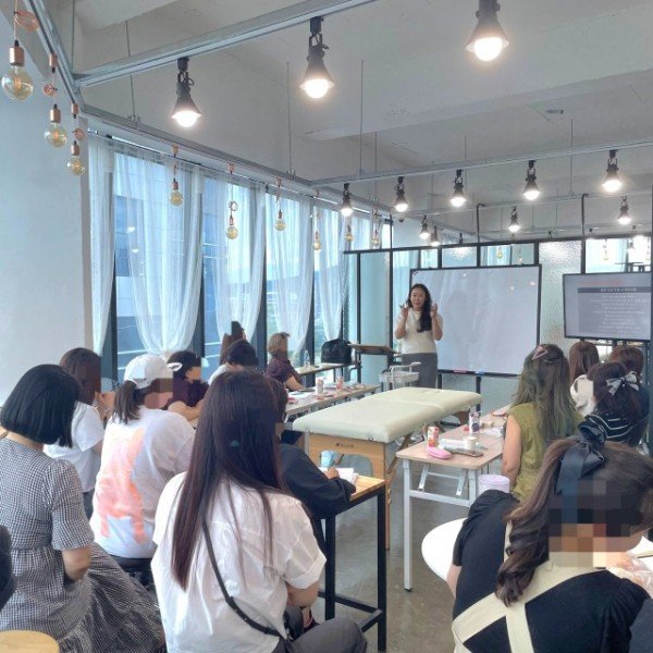 j_agbUd018svc3zsrfpyhgrqr_tg3zvl (1).jpg