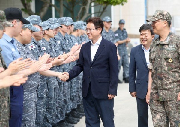 해군 제118조기경보전대 방문 격려.JPG
