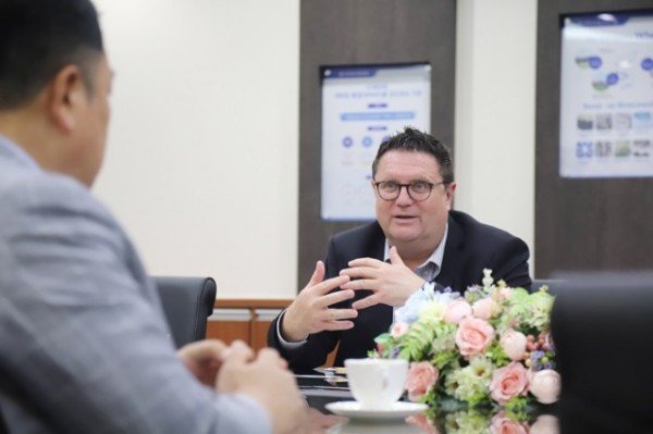 Nigel Mouncey 회장.JPG