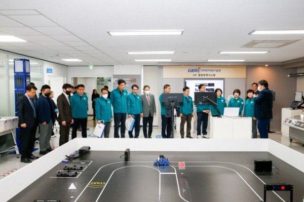 7-2. 산업건설위원회 구미전자정보기술원 분원 현장방문.jpg