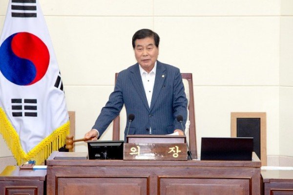 9. 구미시의회 안주찬 의장.jpg