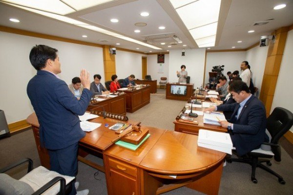 3-1. 의회운영위원회 소관 2023년도 행정사무감사 활동.JPG