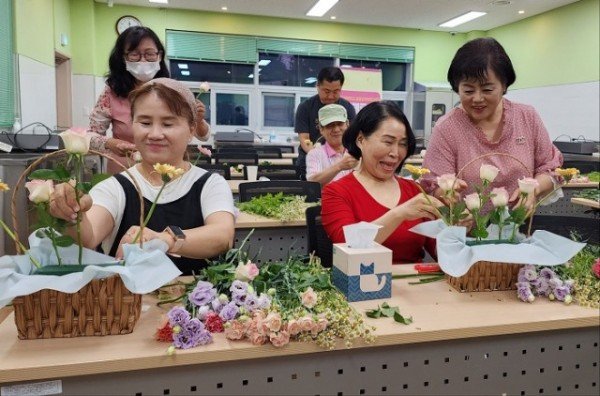 ★ 중장년기 부모교육(꽃꽂이) (13).jpg