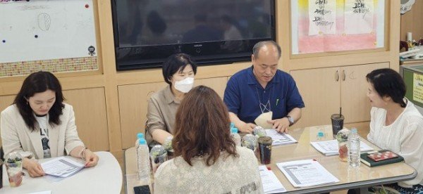 [교육지원과] 2023 교육복지우선지원사업 신규학교 찾아가는 컨설팅 실시 사진1.jpg