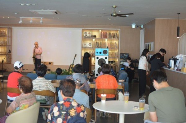 [시립중앙도서관] 시 낭송 발표회 2.jpg