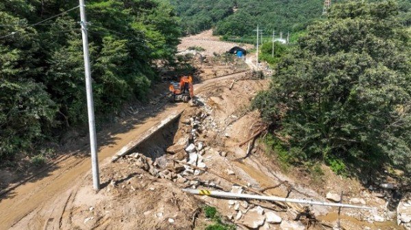영주-1-2 장수면 임도 응급복구 작업 현장.jpg