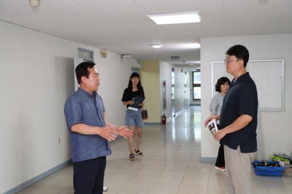 0807 안동시  잼버리와 함께 뛴다 (9)-가톨릭상지대학교 기숙사 시설점검.jpg