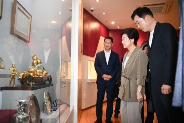 [새마을과] 박근혜대통령 생가 방문 5.JPG