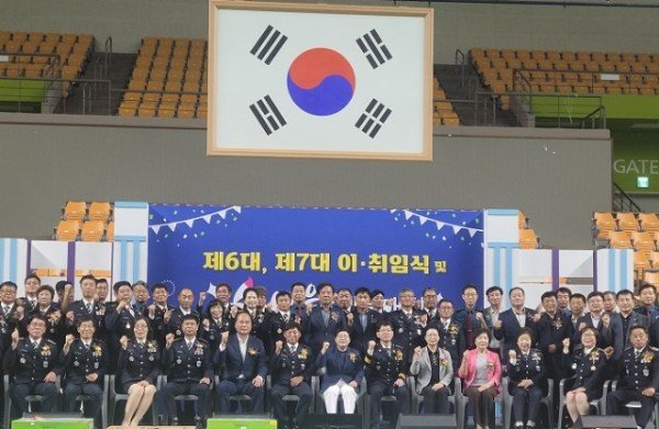 단체사진(수정2).jpg
