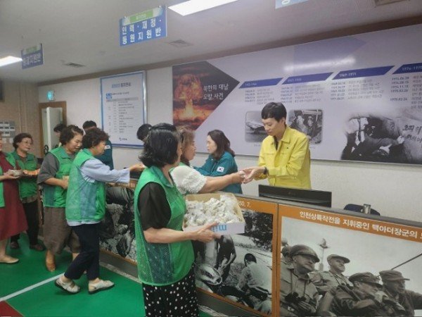 [안전재난과]새마을부녀회 주먹밥 제공 사진(3).JPG