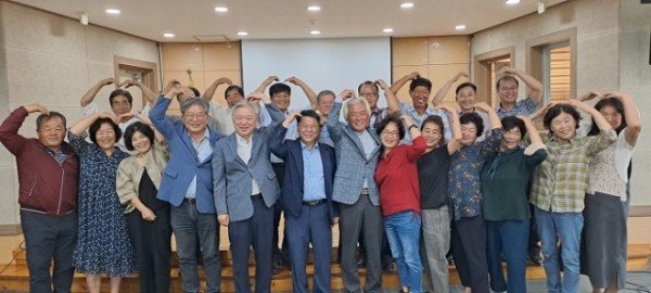 0825-3 예안면 지역사회보장협의체 마을 순회 주민 소통의 날 연다-단체사진.jpg