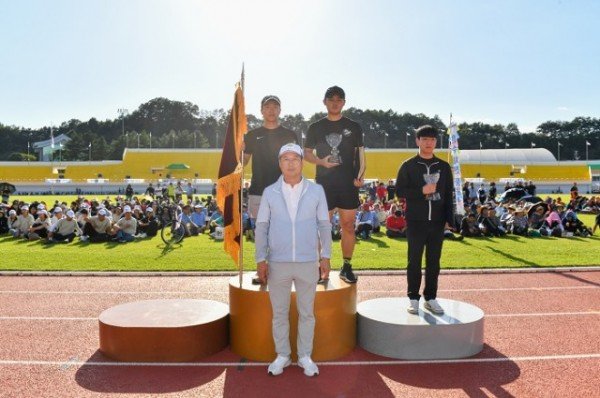 영주-1-3 제44회 영주시민체육대회 직장부 시상 기념촬영.jpg