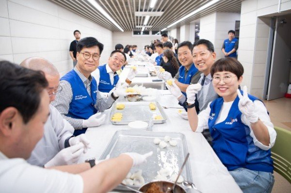[복지정책과] 추석맞이 명절 정 나누기 3.JPG