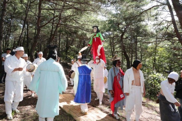 1002 하회마을서 강신마당 열려 ‘탈춤축제 시작’ (8).jpg