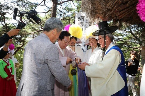 1002 하회마을서 강신마당 열려 ‘탈춤축제 시작’ (10).jpg