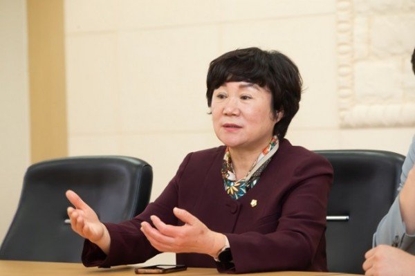 이정희 대표의원(탄소중립연구회 김천녹색미래과학관 방문).JPG