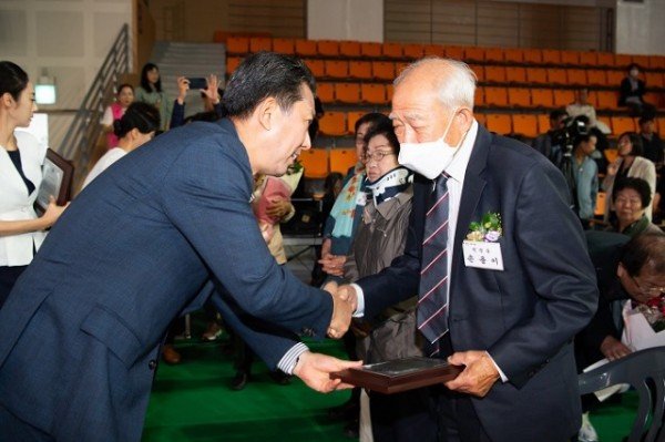 [노인장애인과] 노인의 날 기념식 2.JPG