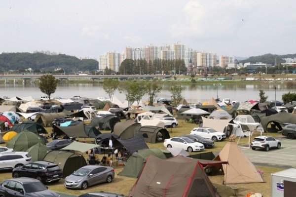1014 안동서 국내 최대규모 캠핑 축제 열려 (8).jpg