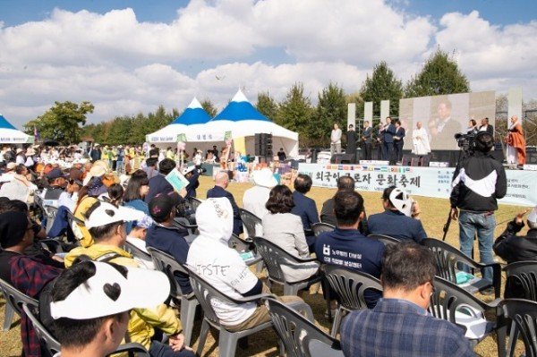 [노동복지과] 제18회 외국인근로자 문화축제 2.jpg