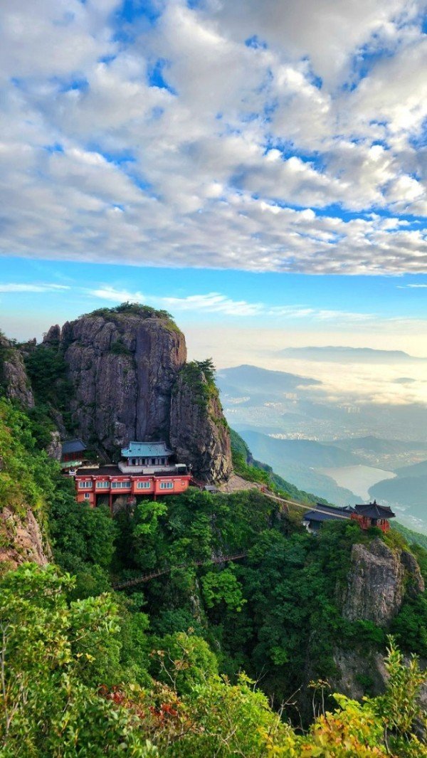 7. 우수상-약사암의 일출.jpg