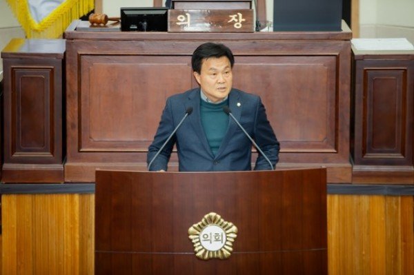 김영태 의회운영위원장.jpg