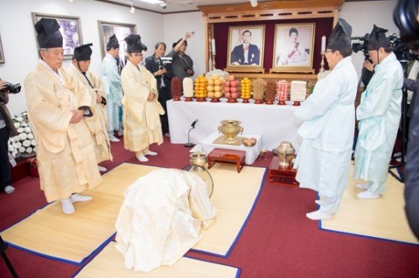 [새마을과] 박정희 대통령 서거 44주기 추모제 2.jpg