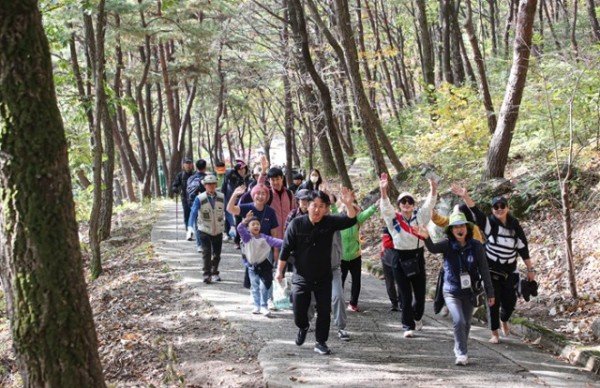 [산림과] 냉산 역사탐방 숲길 걷기 1.jpeg