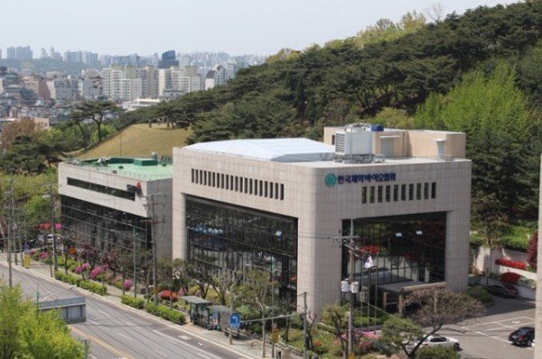 서울_서초구_방배동_한국제약바이오협회_전경.JPG