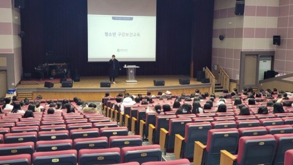 영주-3-1 영주시보건소, 고3학생 대상 구강보건 교육 전경 (영광여고 강당).jpg