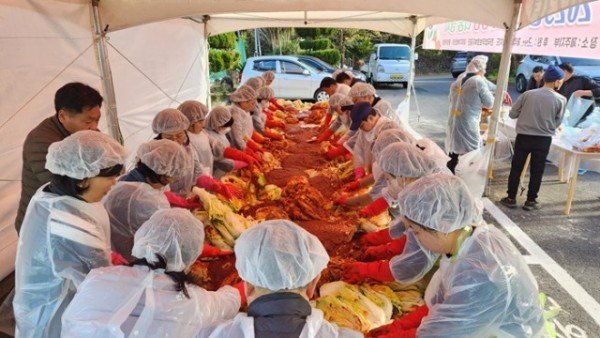 (20231206) 한국법무보호복지공단 제주지부, 사랑의 김장 나눔 행사 진행2.jpg
