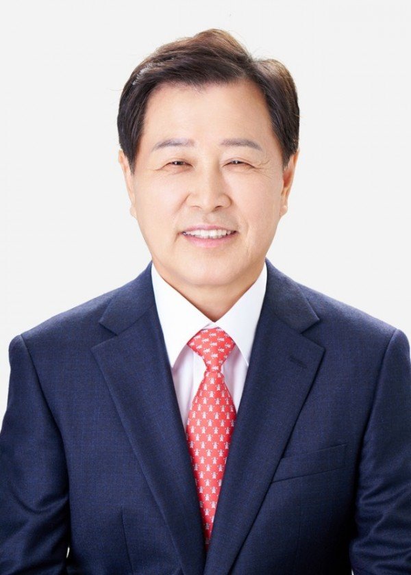 김봉교 국회의원 예비후보 사진 (1).jpg