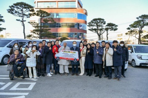 영주-3-1 영주시, 경북사회복지공동모금회 지원 차량 사회복지시설 7개소에 전달.jpg