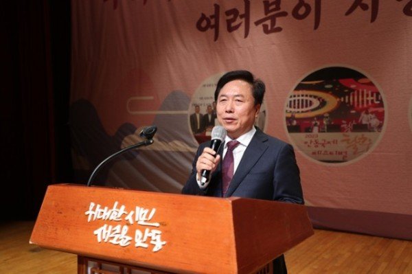 1229_1229_안동시_종무식…_권기창_시장_“시민만_바라보며_높고_단호하게_(1).JPG