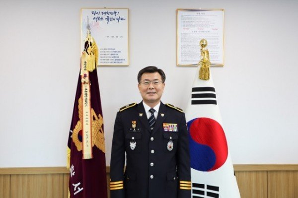 박종섭서장님 정복사진.jpg