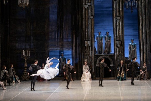 [문화예술회관] 국립발레단 백조의호수_공연 3 (1).jpg