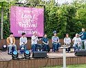 지난 10월, 경상북도경제진흥원 송경창 원장이 _청바지 페스타_를 통해 청년대표들과 소통하고 있다.jpg