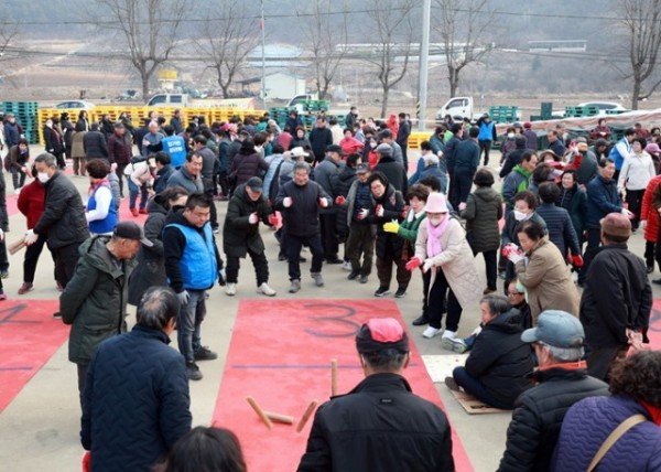 3-5 사진(제13회 청기면민 화합 민속 윷놀이대회).jpg