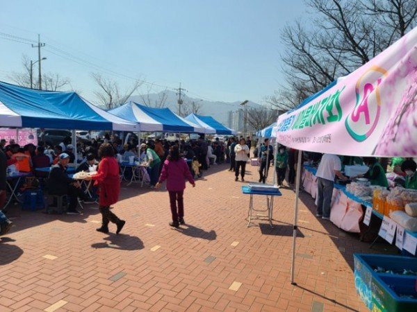 [지산동] 소외계층 돕기 새마을 바자회 2.jpg