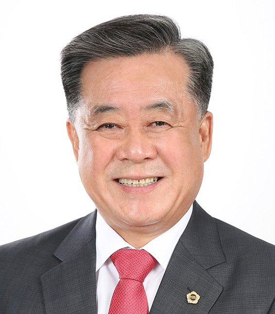 김희수 도의원 증명사진.jpg