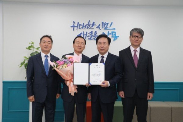 0401 안동시시설관리공단, 제12대 이재환 이사장 취임 (2).JPG