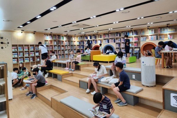 0422 안동시  책의 향기에 물들다 (2)-중앙도서관 어린이자료실.jpg