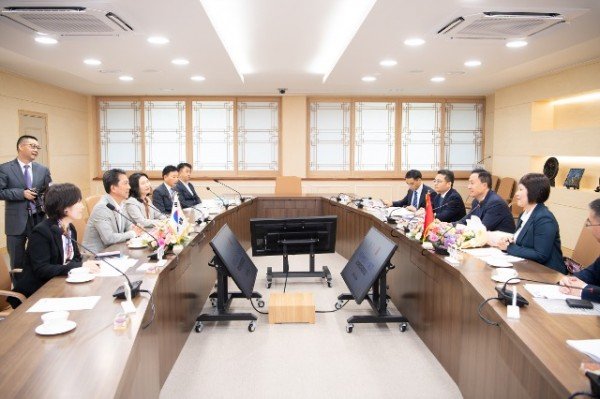 [기업투자과] 중국 자우버 광안시장 구미 방문 3.jpg