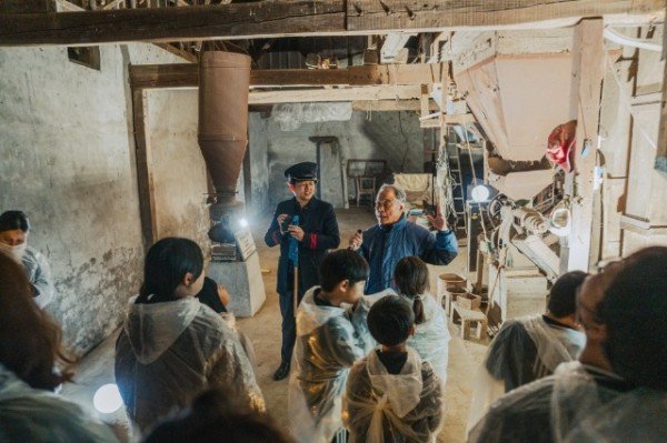 영주-1-3 (참고사진)지난해 원도심 야행 풍국정미호 탐방 모습.jpeg