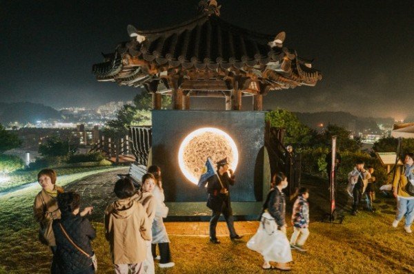 영주-1-2 (참고사진)지난해 원도심 야행 부용대 탐방 모습.jpeg